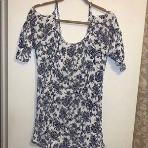Forever 21 Cold Shoulder Top Size Large